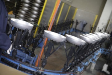 火山岩不粘锅创领者FLONAL 以科技创新开启全球锅具新时代